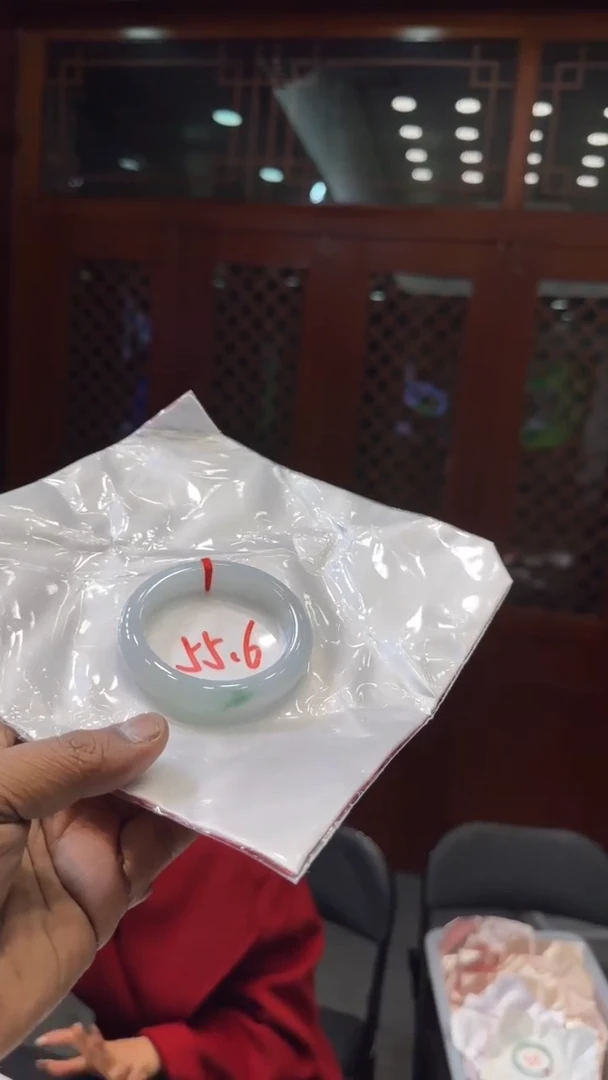 【闪购商品】翡翠手镯未镶嵌手镯