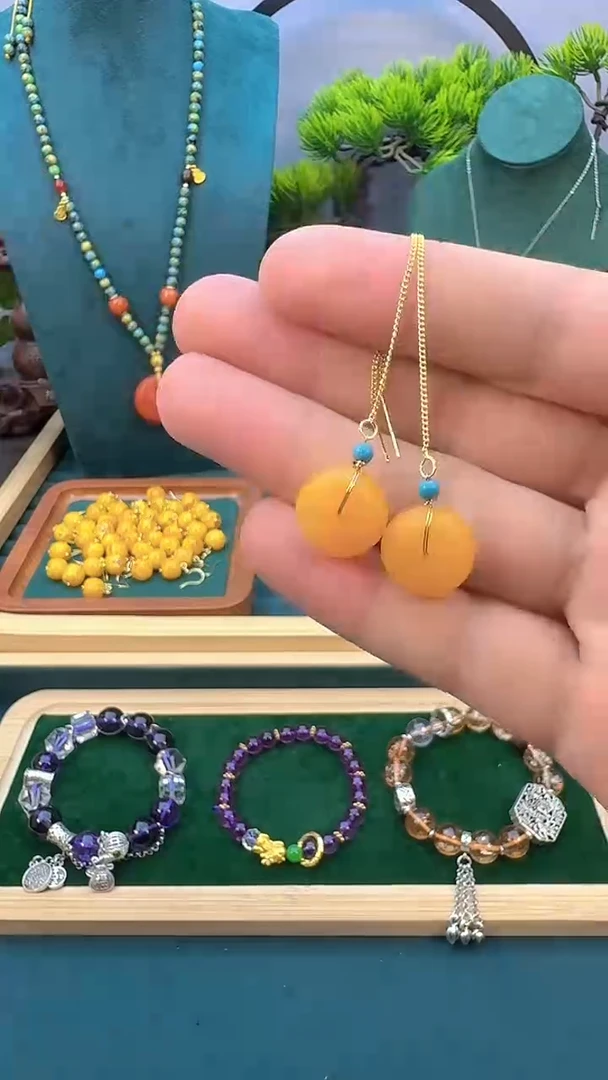 14K金镶嵌蜜蜡耳饰E410