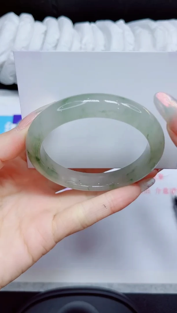 石英质玉手镯未镶嵌197.