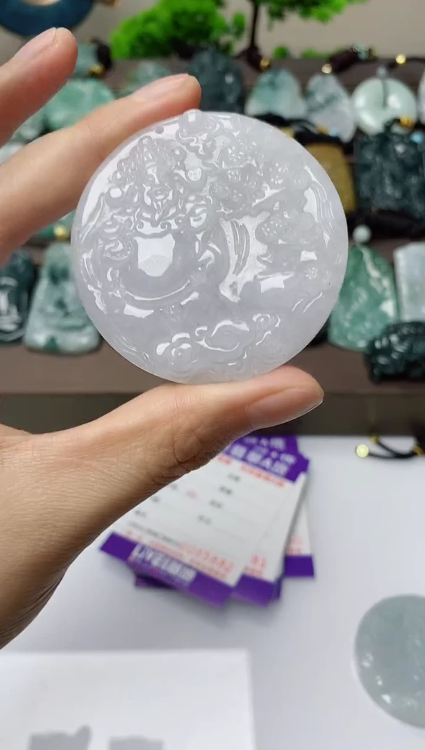 翡翠未镶嵌颈饰