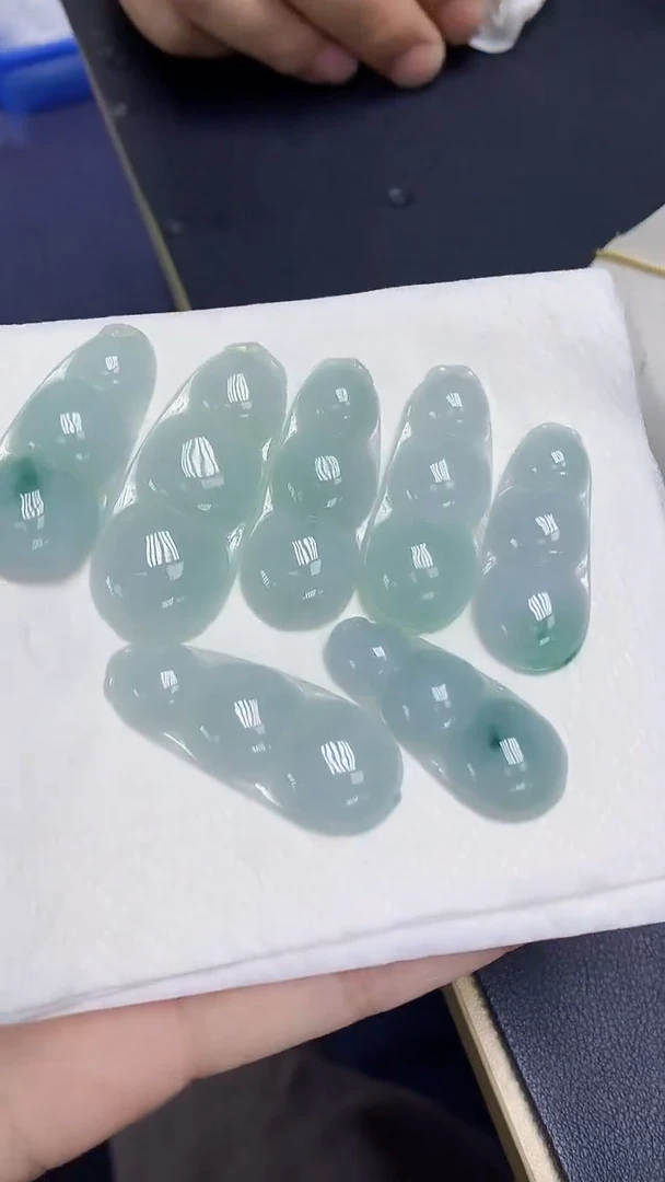 翡翠未镶嵌颈饰天然缅甸翡翠A货多样性发其一