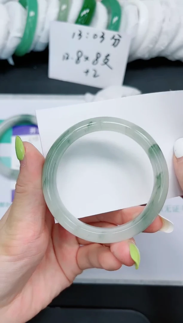 石英质玉手镯未镶嵌526/56