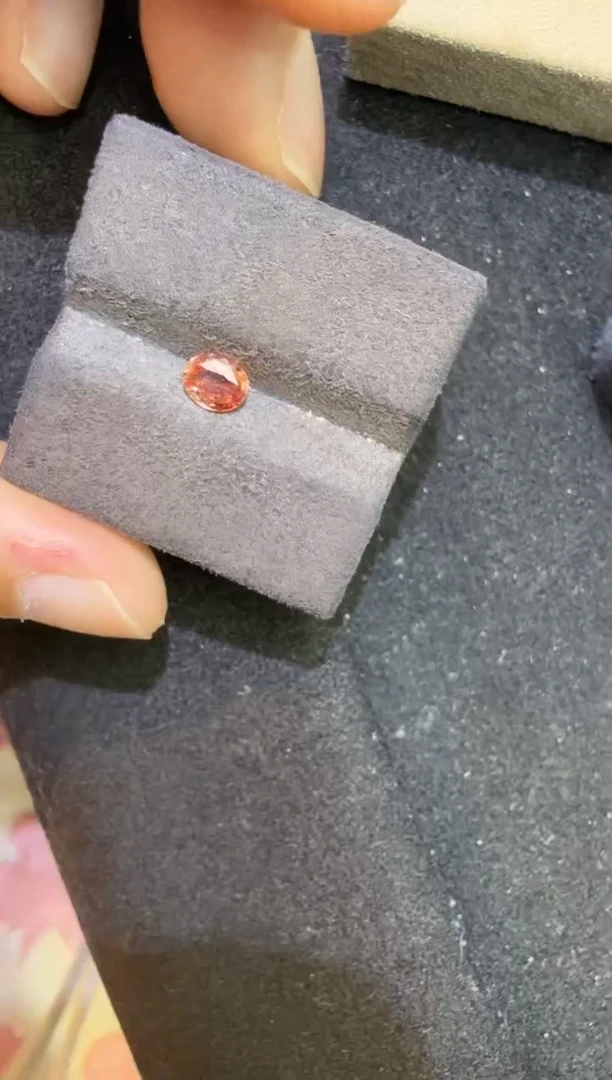 未镶嵌定制定制蓝宝石天然0.63克拉帕帕拉恰国际证书