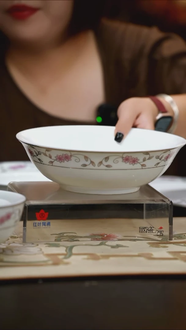 1个微瑕鸿运当头9英寸斗碗