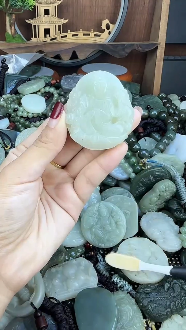 颈饰未镶嵌和田玉1