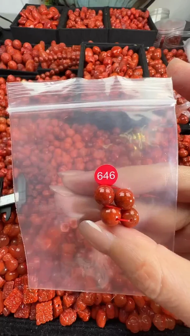 颈饰未镶嵌南红玛瑙1