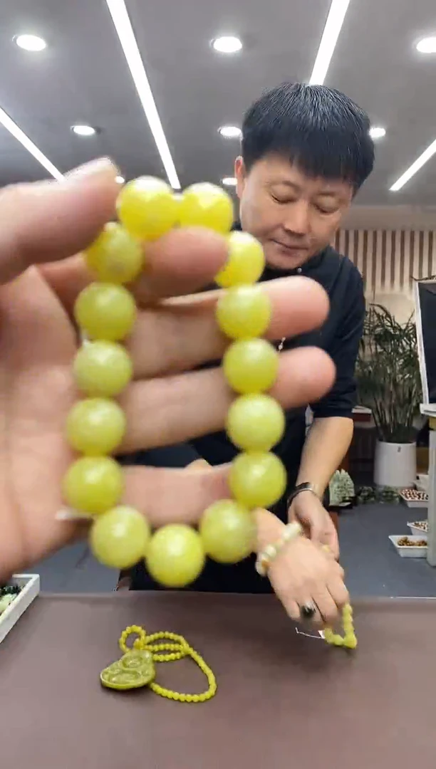 未镶嵌蛇纹石玉手串多样式发货随机发一