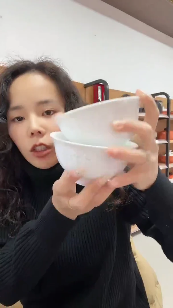 两个装的饭碗两个装的饭碗的瓷器的