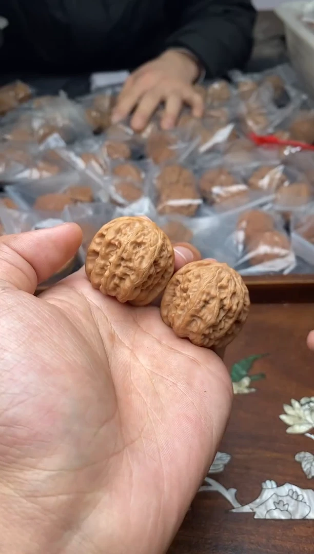 【闪购商品】文玩核桃吊坠A119号35尺野狼