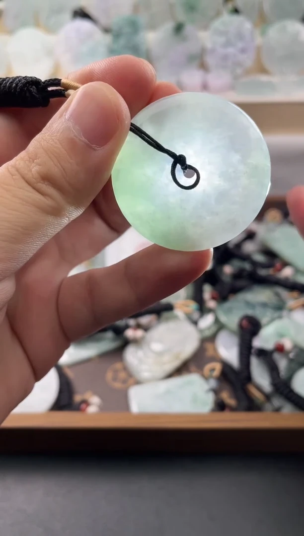 颈饰未镶嵌翡翠....10/6/.19