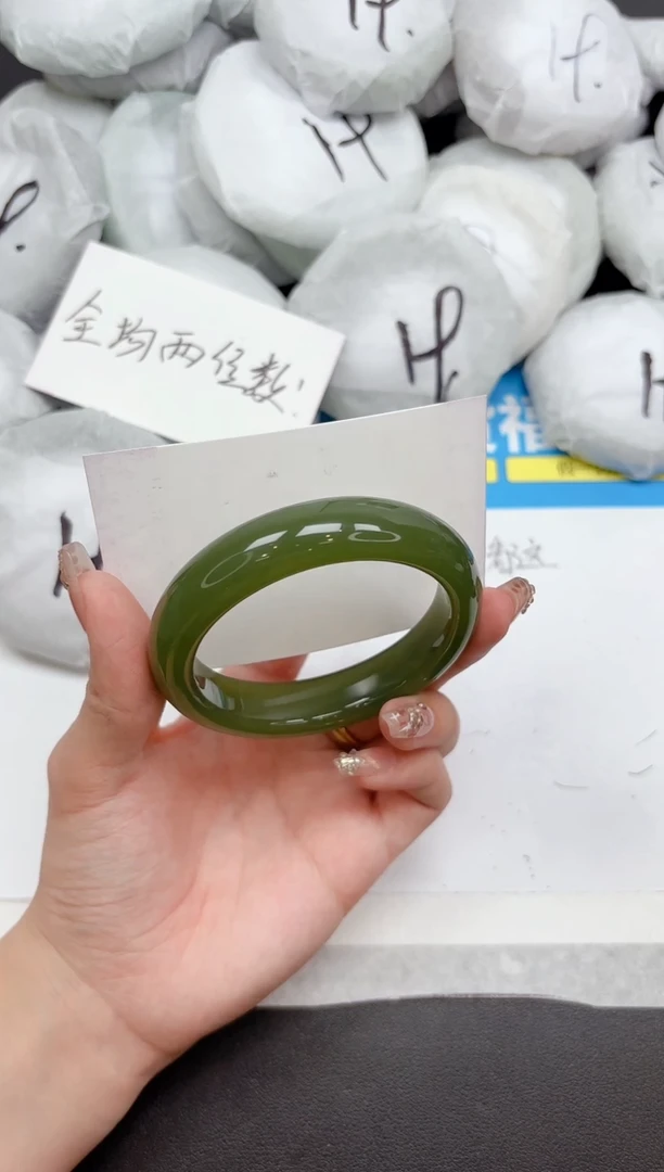 未镶嵌手镯石英质玉246-56.1