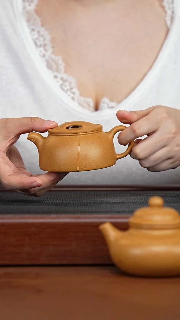 茶壶紫砂黄金段头段牛盖
