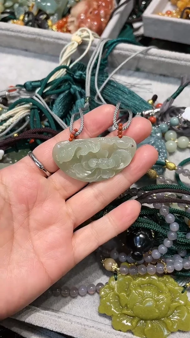 【闪购商品】岫玉颈饰未镶嵌吊坠