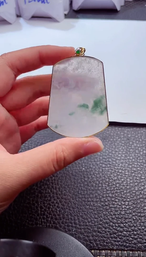 颈饰18K金镶嵌翡翠00006753