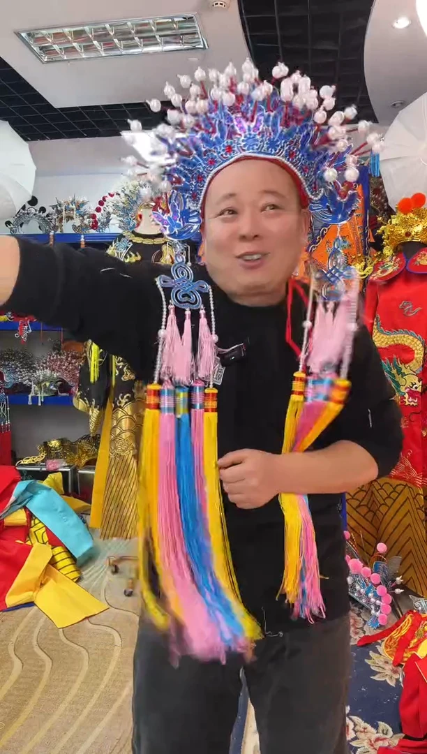 秀****?普通花裙一条