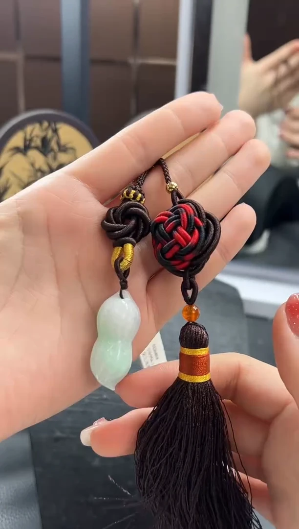 【闪购商品】翡翠挂件未镶嵌花生挂件