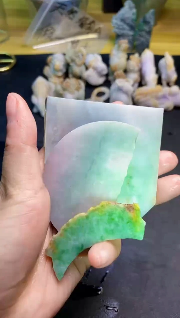 翡翠未镶嵌颈饰天然翡翠084