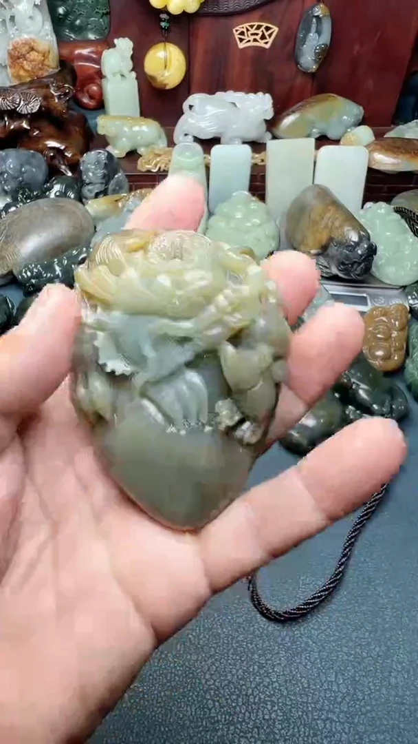 和田玉未镶嵌把件-