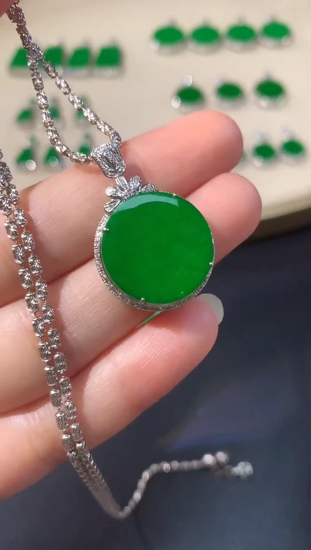 翡翠18K金镶嵌吊坠(不含链)A198 |  多样性发其一 |  6800