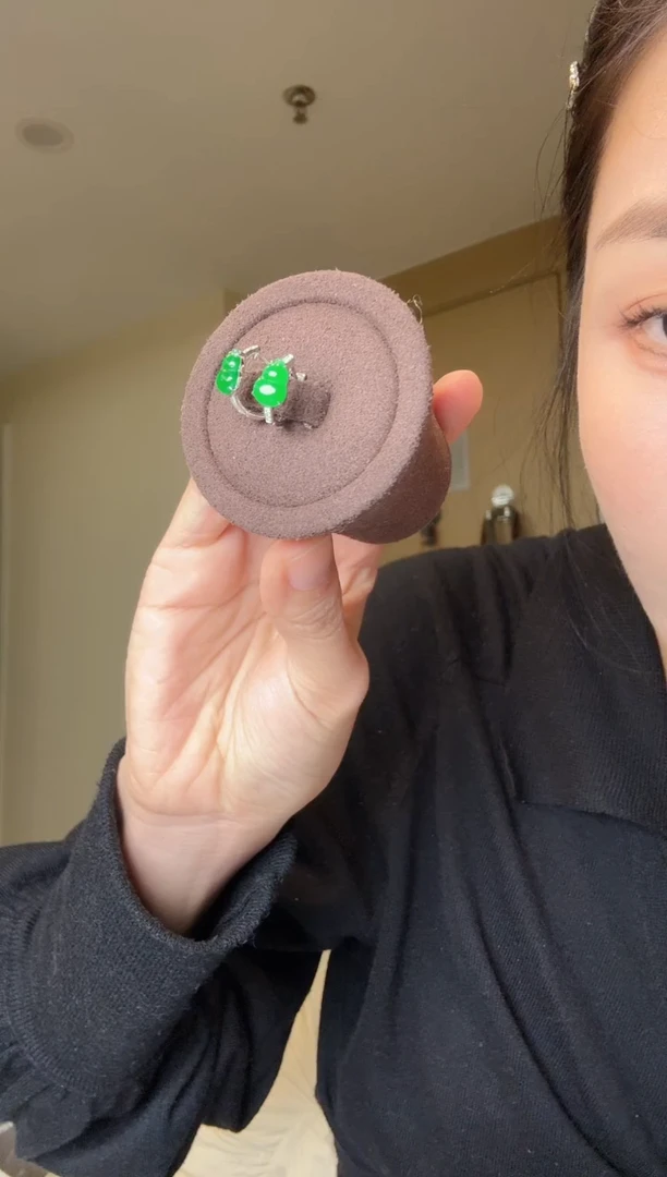 【闪购商品】翡翠耳饰18K金镶嵌天然翡翠吊坠