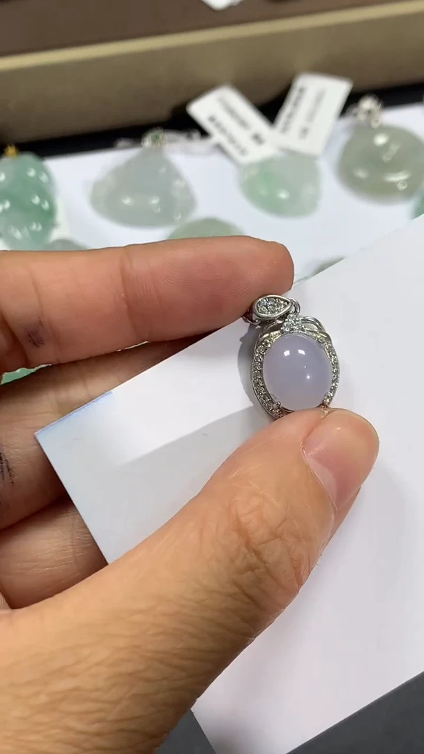 颈饰未镶嵌翡翠1