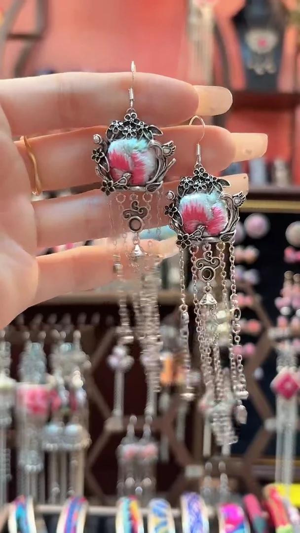 织绣 云织谣民族风精美饰品   697