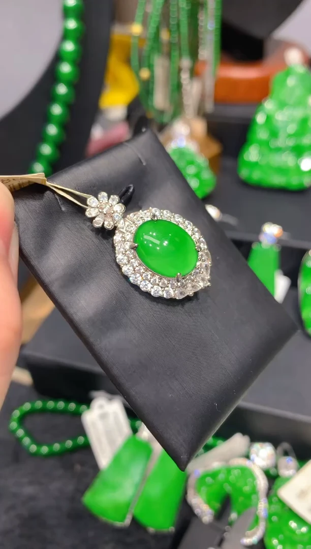 颈饰未镶嵌翡翠8一季