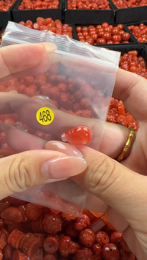 颈饰未镶嵌南红玛瑙1