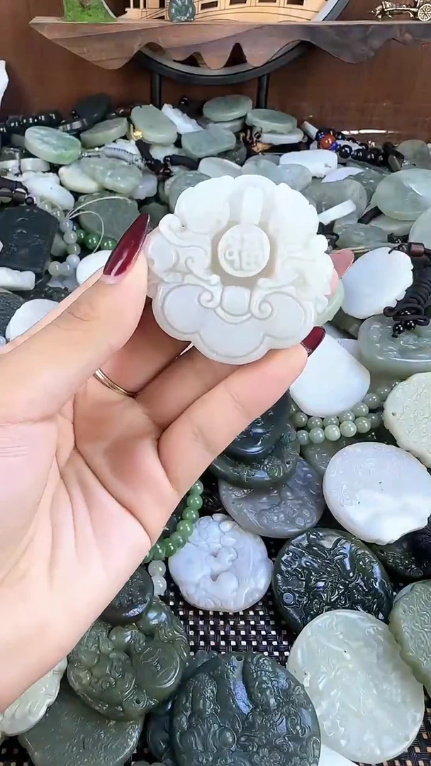 吊坠(不含链)未镶嵌和田玉1