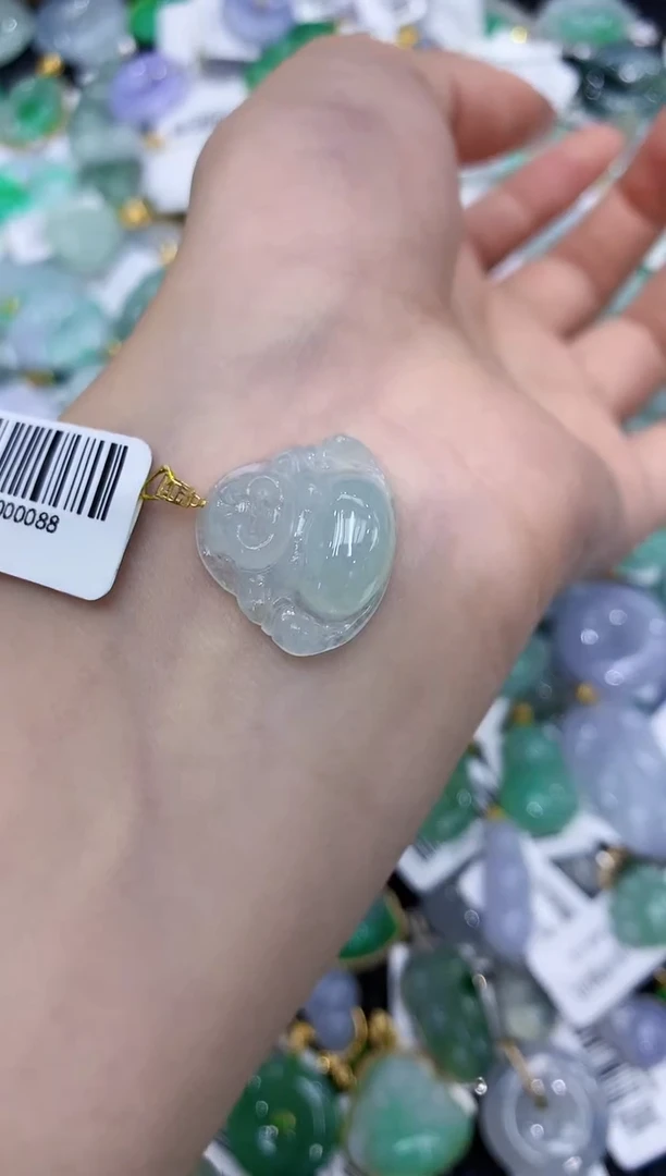 翡翠18K金镶嵌颈饰111111111111