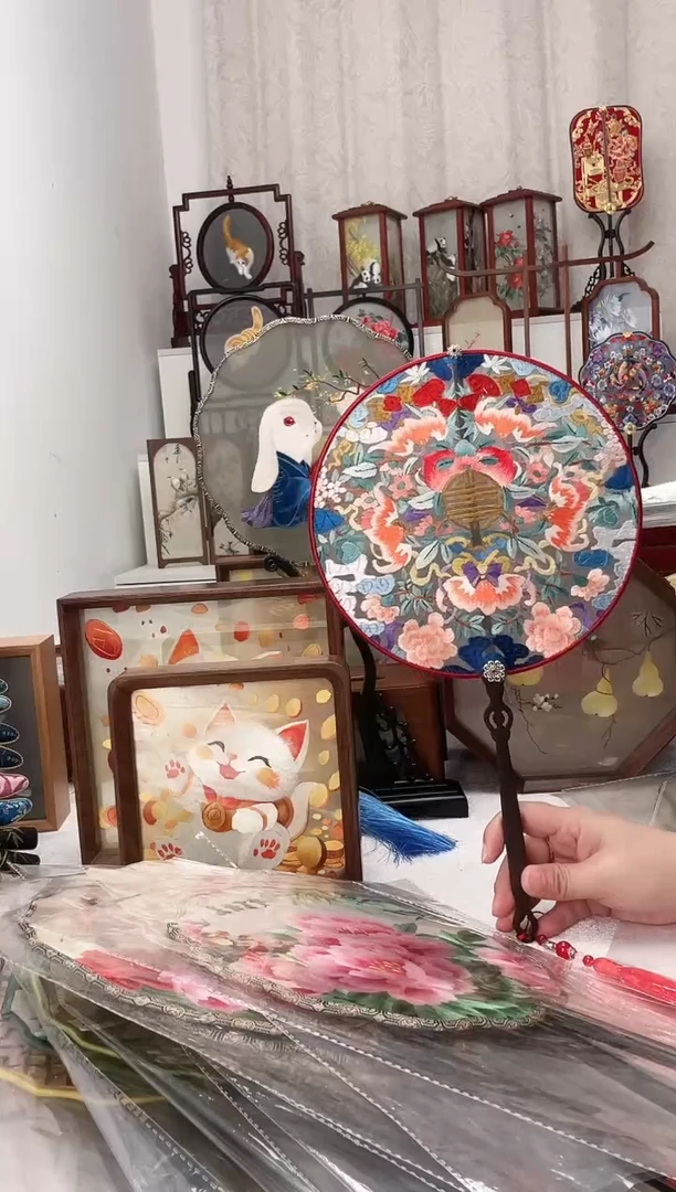 扇子苏绣作品手工团扇