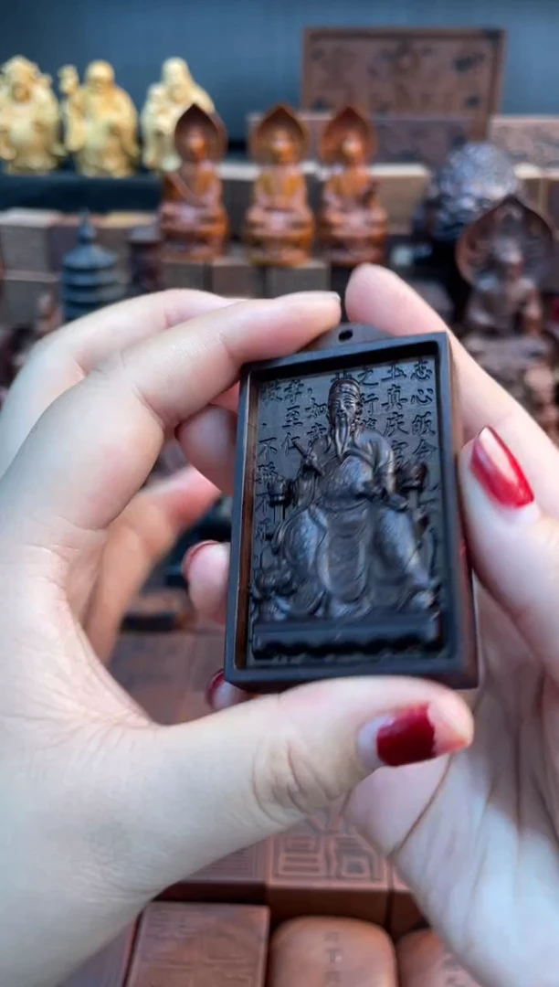 木￴****ㅤ枣木玉化471文昌法相侧边红砂六七星