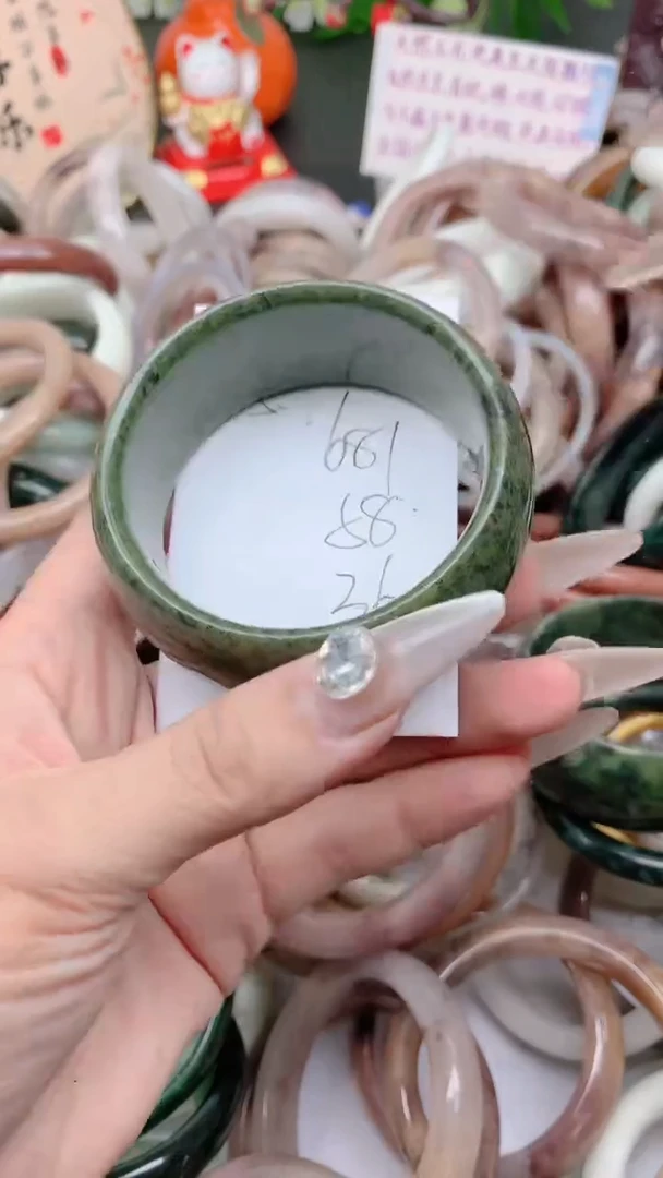 石英质玉手镯未镶嵌681