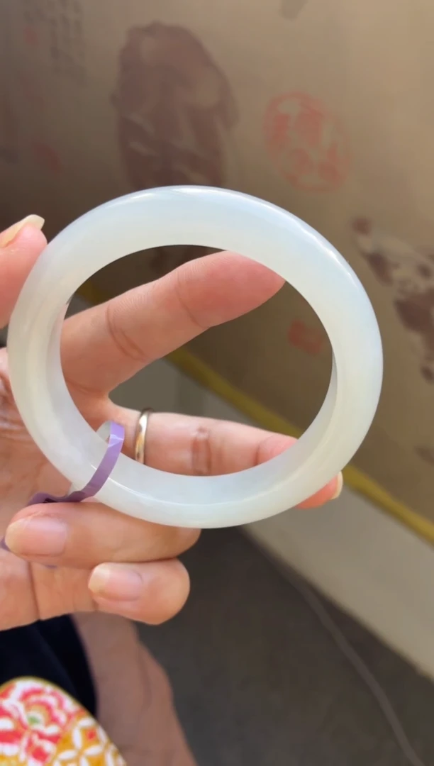 未镶嵌手镯翡翠（捡漏 高货）冰透胶白月光30号有棉线