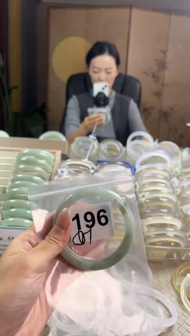 手镯玛瑙/玉髓未镶嵌天山翠默认微抠196