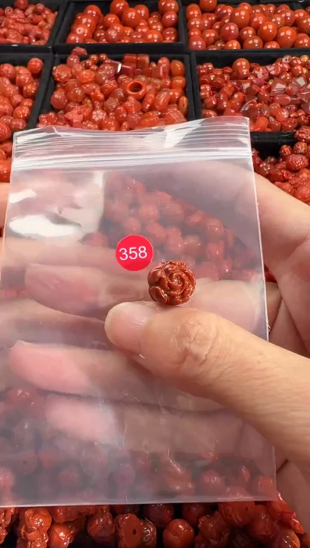 颈饰未镶嵌南红玛瑙1