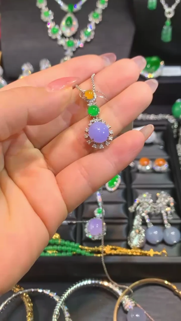 【闪购商品】翡翠吊坠(不含链)18K金镶嵌吊坠