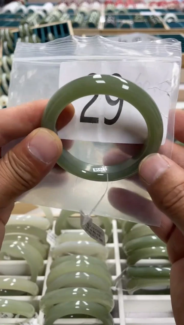 未镶嵌手镯和田玉和田玉手镯54.6 圈29 号