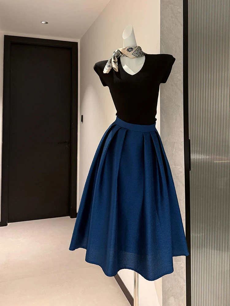 2025新款夏季绝美气质黑色V领T恤高级感遮胯a字好看蓝色半身裙女