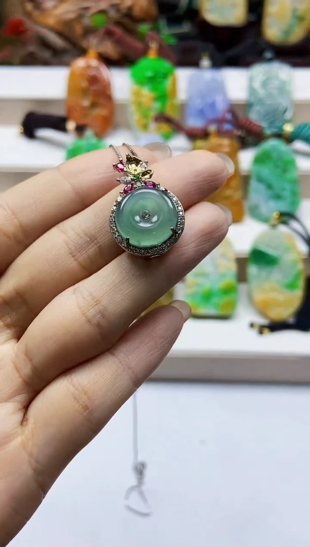 颈饰未镶嵌翡翠翡翠A货