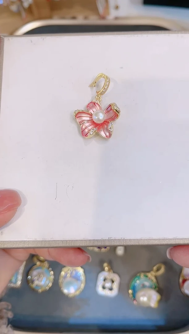 【闪购商品】淡水珍珠颈饰合金吊坠