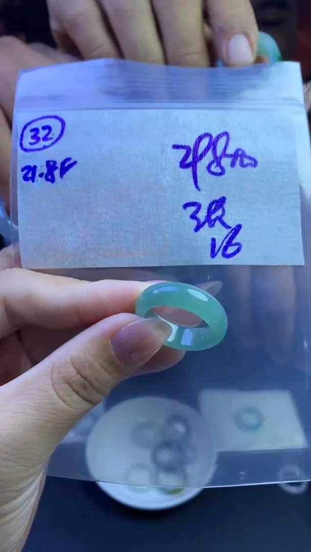 定制翡翠未镶嵌毛货需精细抛光32号308元16圈