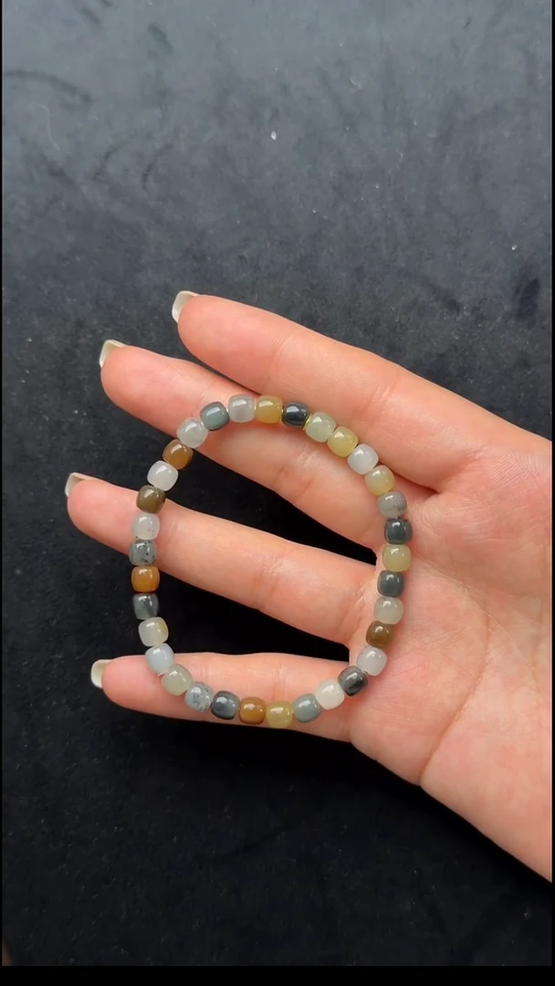 颈饰未镶嵌和田玉045-楼兰三色手串-5.5*6mm,33颗-N1594-1231