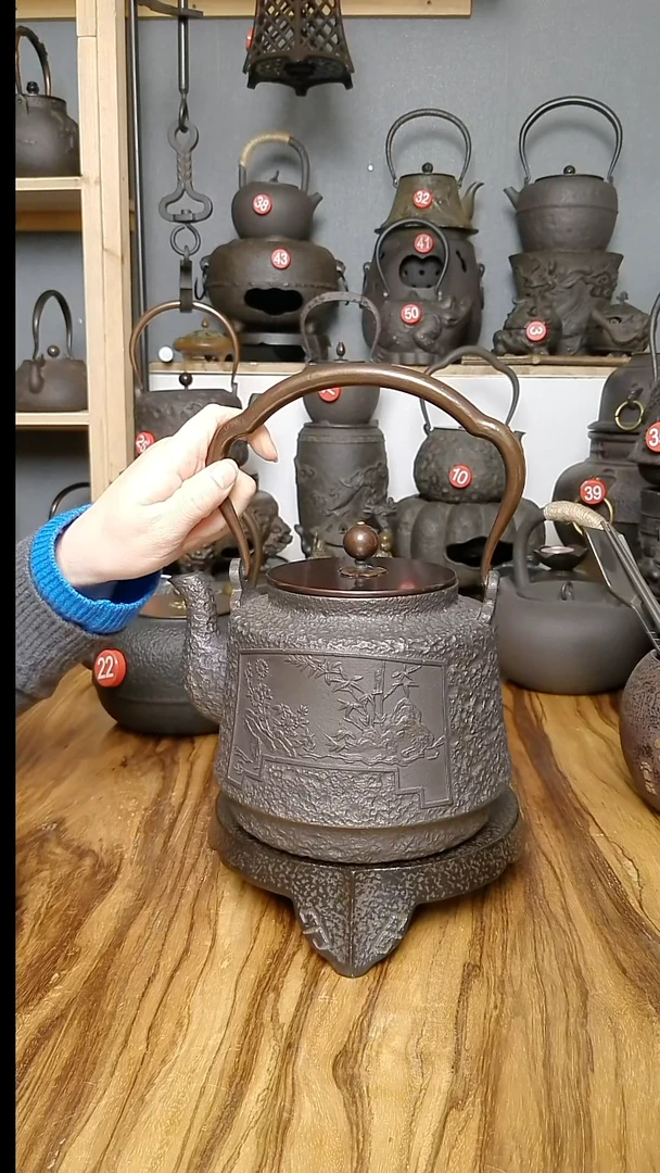 铸铁张*光无涂层手工铁壶四君子2000毫升