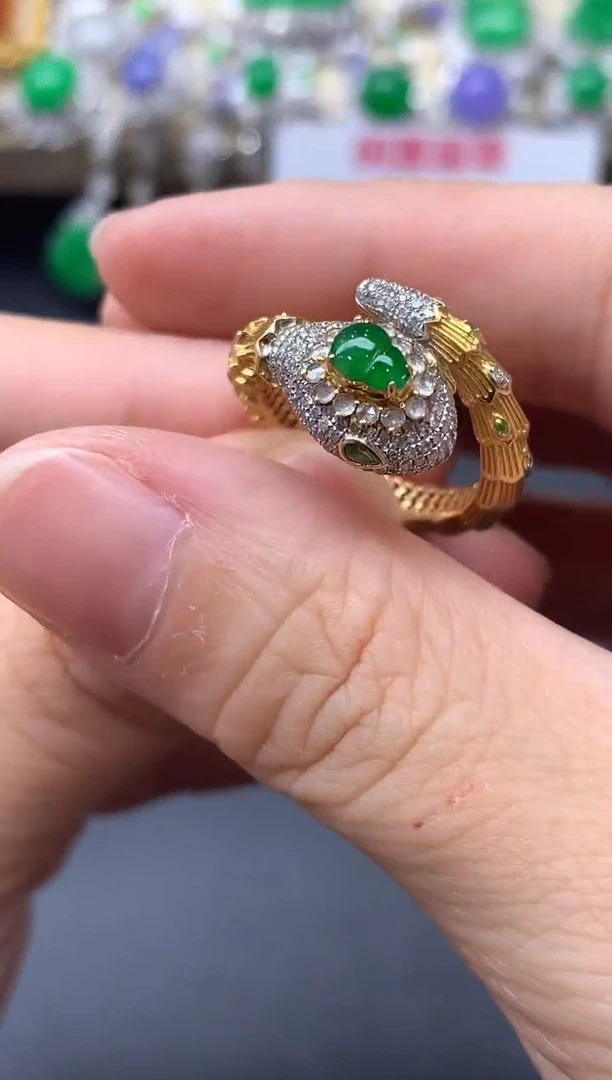 18K金镶嵌戒指翡翠370-中国好珍宝