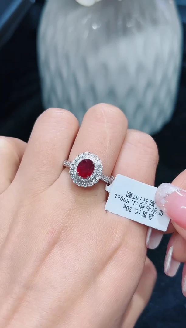 戒指18K金镶嵌红宝石·