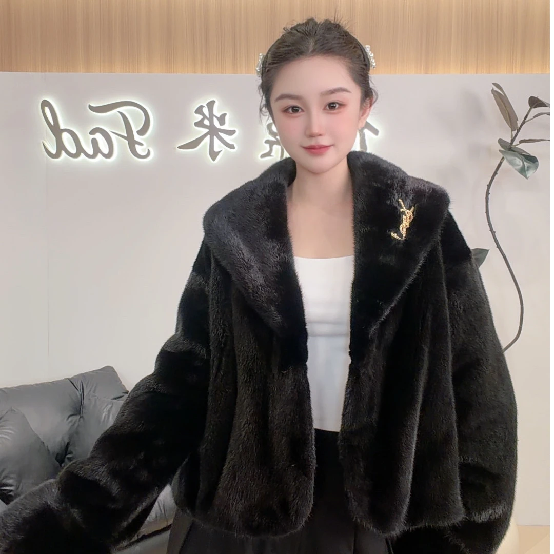 2025新款短款貂皮大衣进口天鹅绒整貂年轻款修身水貂毛外套女款