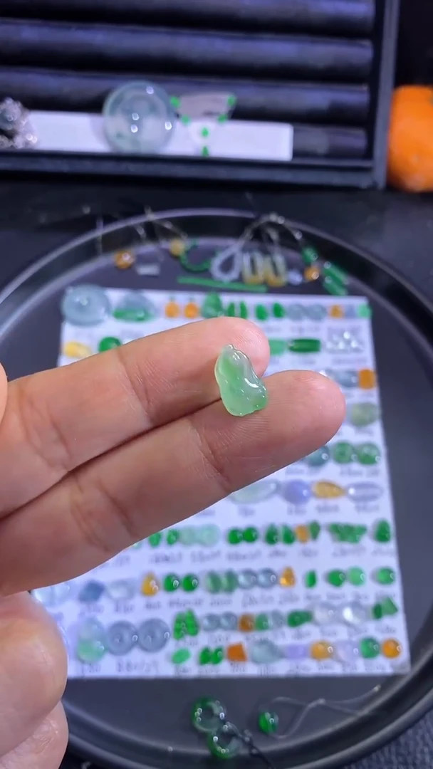 未镶嵌挂件翡翠白菜