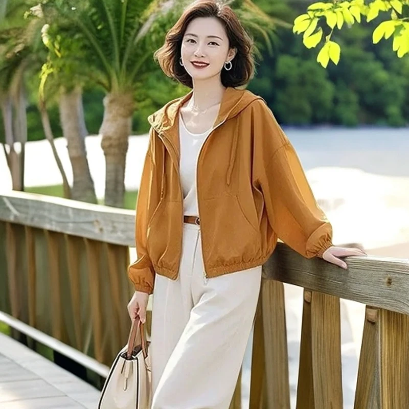 新款连帽2025夏季防晒衣多巴胺薄款宽松小个子休闲防晒夹克上衣短