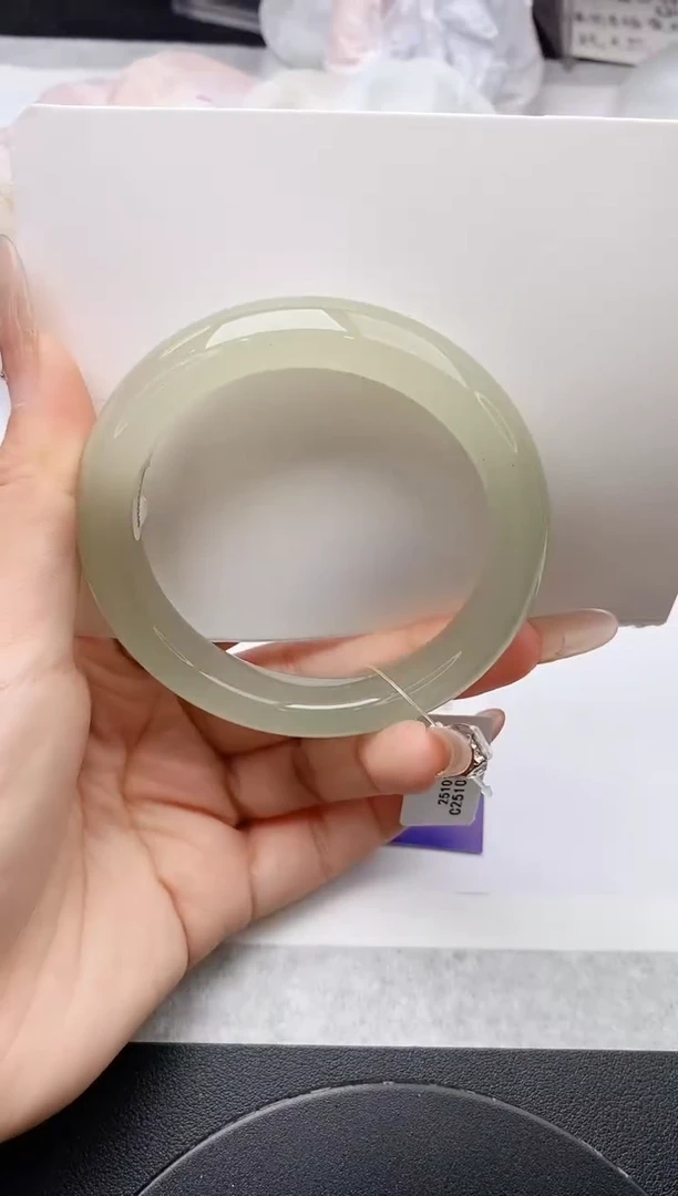 未镶嵌手镯石英质玉w66-DB56+